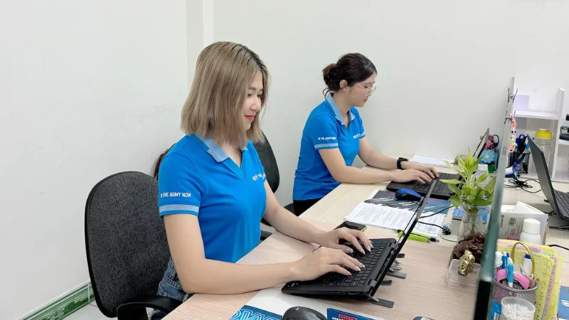 nhân viên tư vấn